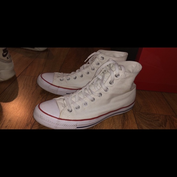Converse - Picture 1 of 2